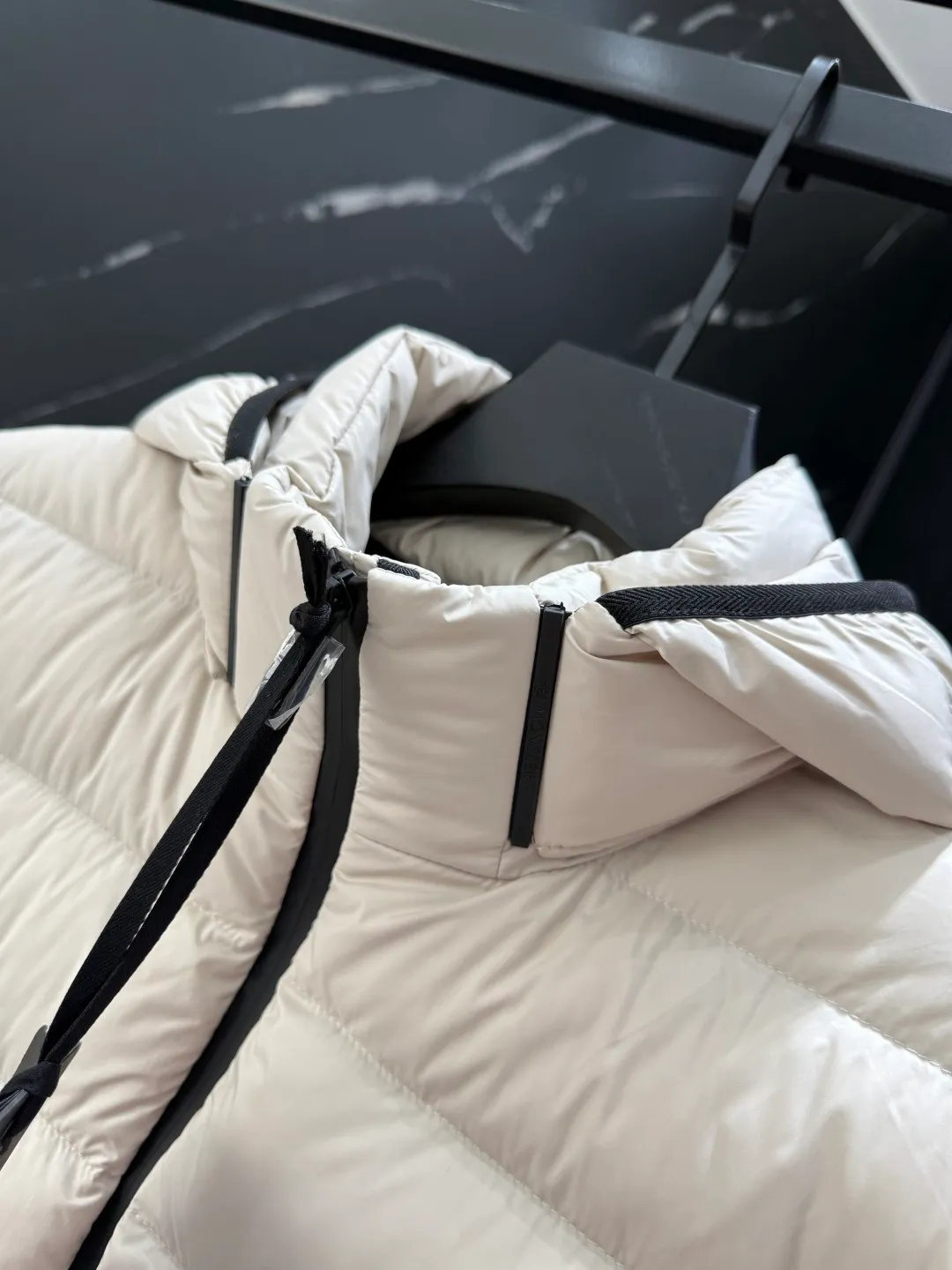 ：Y 605 💰P410 Moner 2025 Jeluz Quality ， ， 。 ， ， ， 。 ， ， ： White、Black Size:1-2-3-4-5